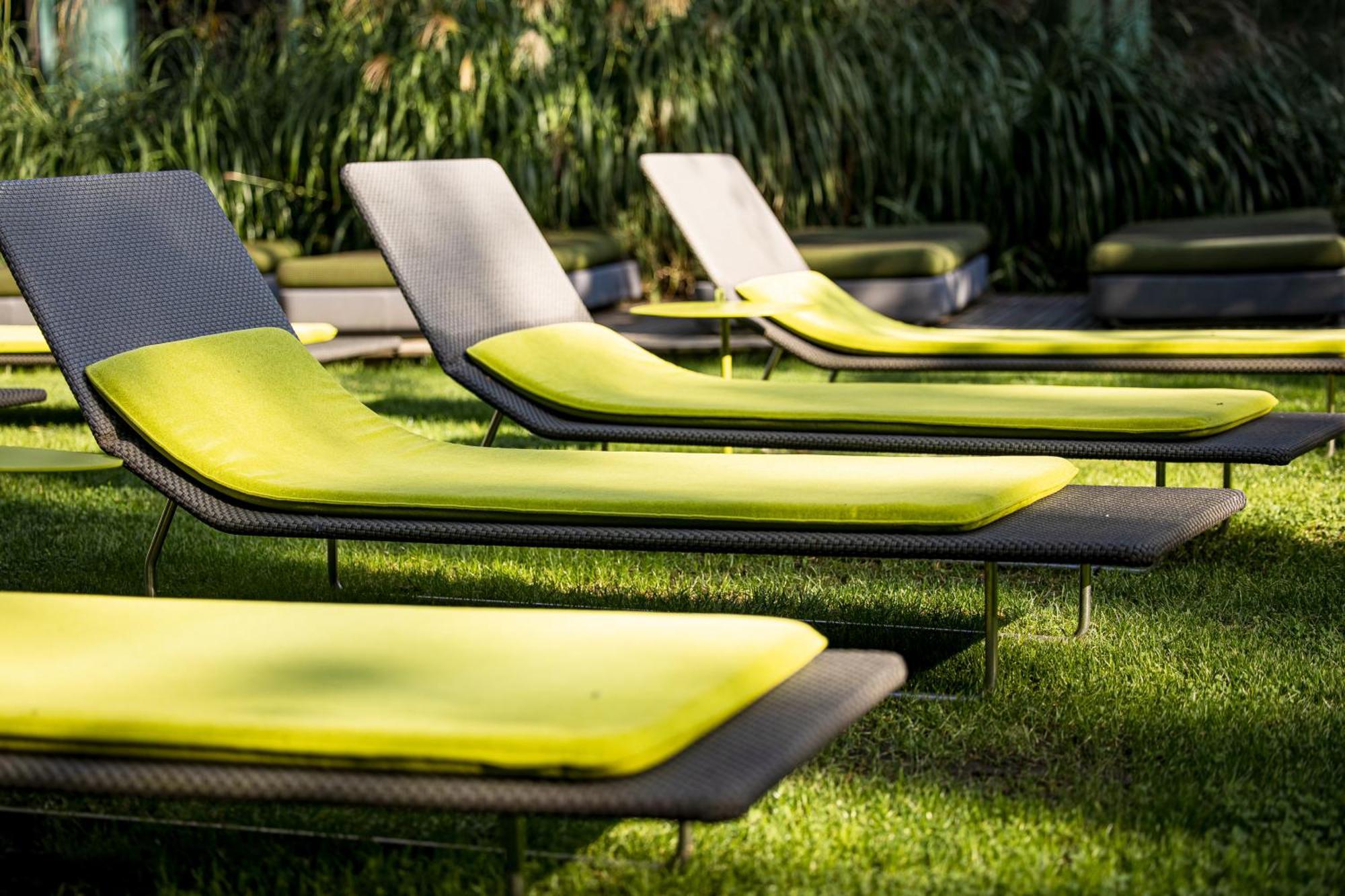 Palanga Life Balance Spa Hotel Exterior photo Chaise longue